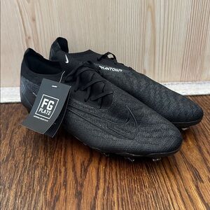 NEW!! Nike Phantom GX - Men’s Size 11